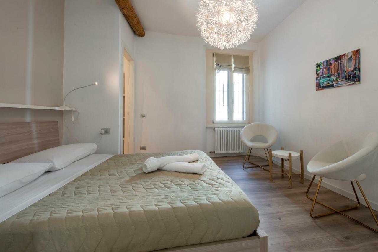 Apartment Old Wall Como Center Екстер'єр фото