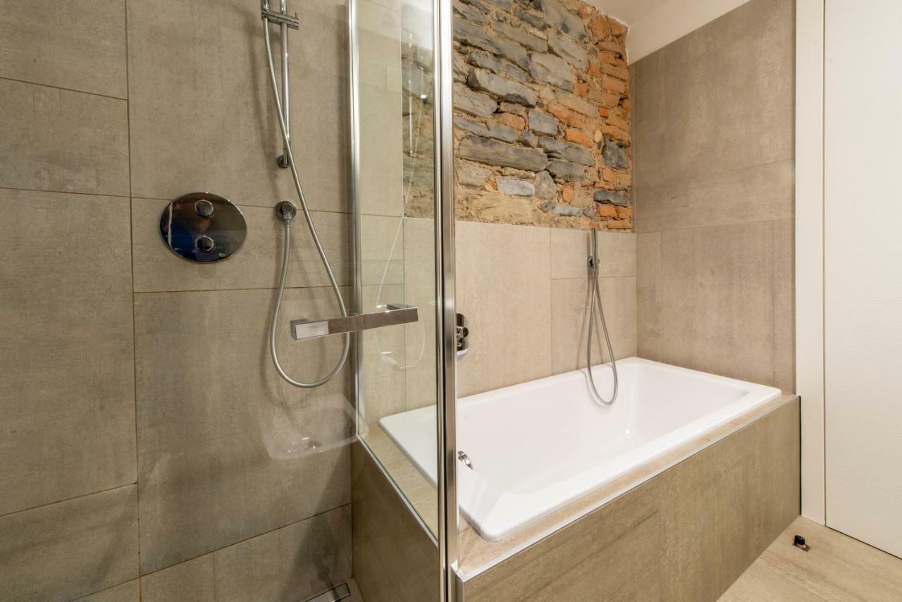 Apartment Old Wall Como Center Екстер'єр фото